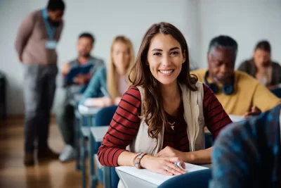 Como uma pós-graduação pode transformar seu currículo e sua carreira