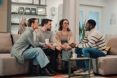 Escuta ativa: o que é e como aplicar nos estudos e trabalho