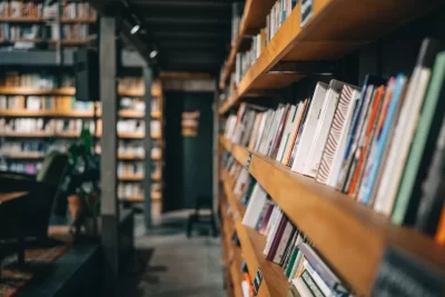 Biblioteca PUC Minas: como acessar e aproveitar os serviços