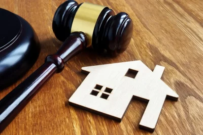 Direito Imobiliário: pós-graduação presencial na PUC Minas