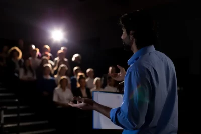 Curso de Teatro na PUC Minas: como funciona a Escola de Teatro