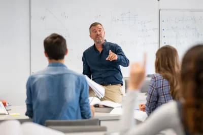 Graduação em Matemática na PUC Minas: como funciona a licenciatura
