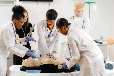 Saiba por que Lídia Di Bella escolheu Medicina na PUC Minas