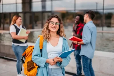 Segunda graduação: o que é, quando vale a pena e como fazer na PUC Minas